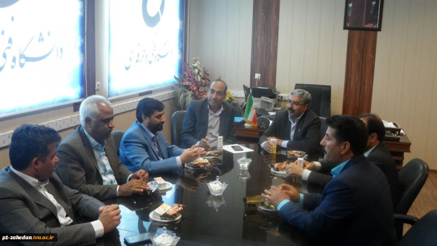 جلسه با جناب آقای بسکابادی، مدیر امور شعب بانک تجارت استان سیستان و بلوچستان 3