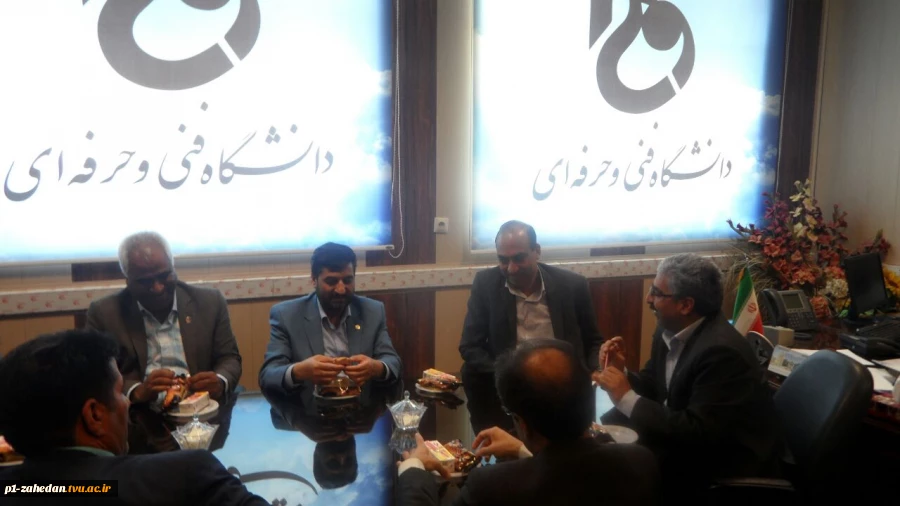 جلسه با جناب آقای بسکابادی، مدیر امور شعب بانک تجارت استان سیستان و بلوچستان 5