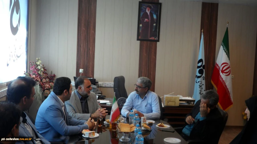 دیدار صمیمانه با جناب آقای مالکی ، مدیر کل امور مالی دانشگاه فنی و حرفه ای کشور و هیات همراه 4