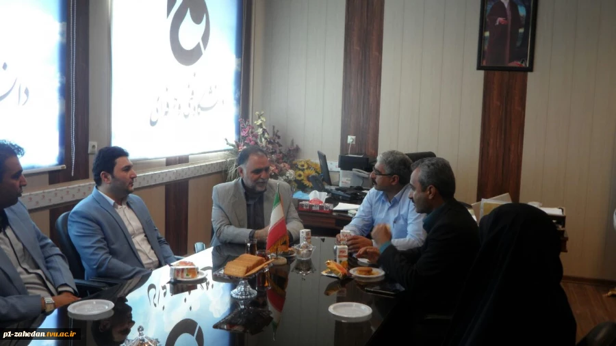 دیدار صمیمانه با جناب آقای مالکی ، مدیر کل امور مالی دانشگاه فنی و حرفه ای کشور و هیات همراه 5