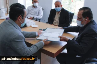 تفاهم نامه همکاری بین دانشگاه فنی حرفه ای استان سیستان و بلوچستان و   پارک علم وفناوری استان  

 3