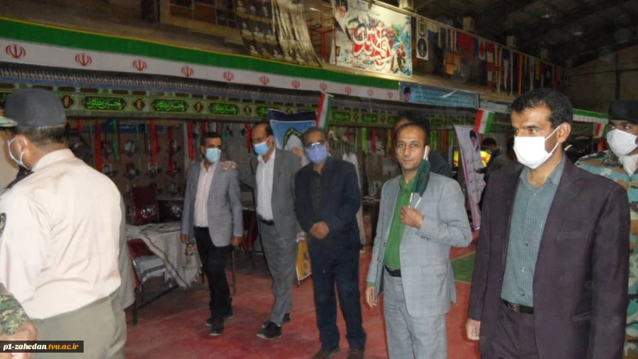 بازدیدریاست محترم دانشگاه فنی وحرفه ای استان به همراه کارکنان این مجموعه از نمایشگاه گرامیداشت چهل سالگی دفاع مقدس تیپ۱۸۸ زرهی شهیدیعقوب احمدبیگی زاهدان 5