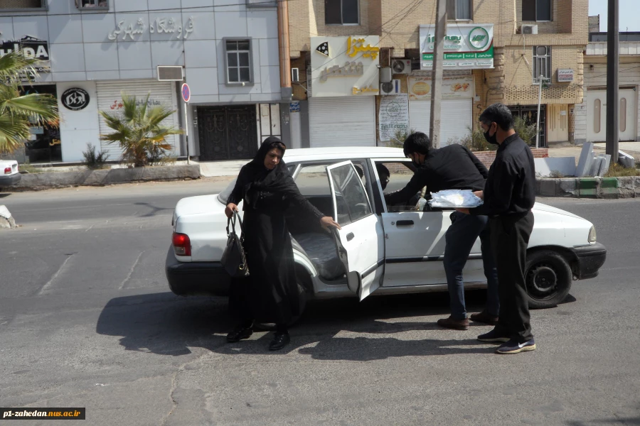 توزیع ماسک رایگان توسط همکاران دانشگاه فنی و حرفه ای سیستان و بلوچستان بین مردم درروز اربعین حسینی (ع) 3