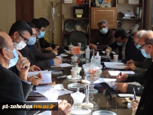 جلسه تطبیق رشته های موجود هنرستانها و مراکز دانشگاه فنی و حرفه ای استان 4