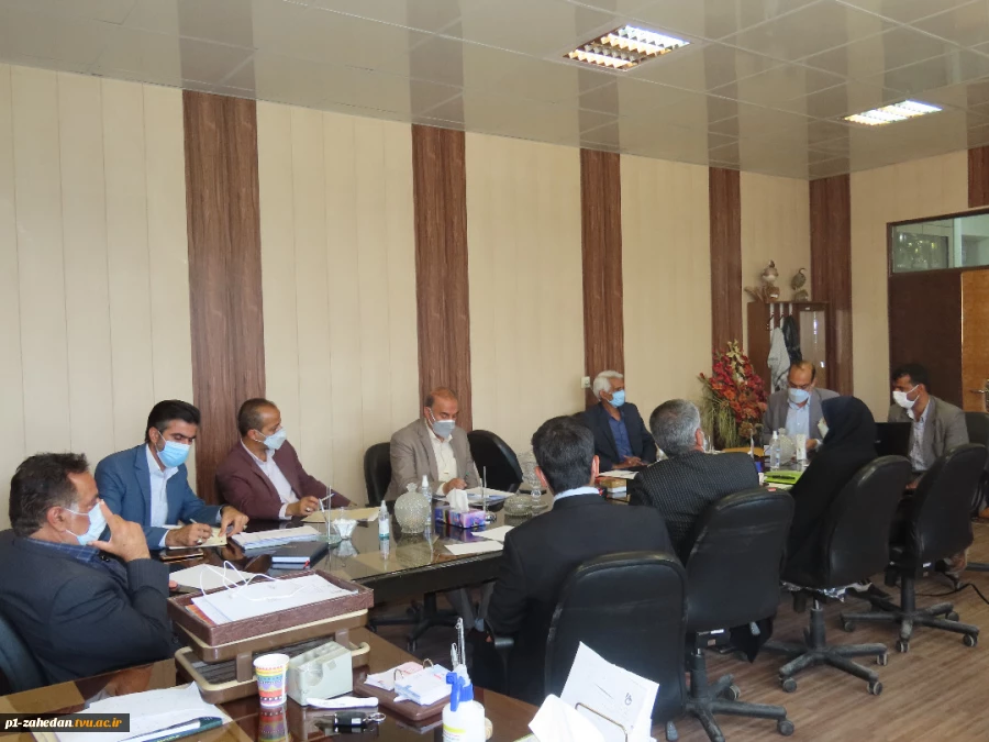 جلسه رئیس و معاونین و  روئسای مراکز  دانشگاه فنی 2