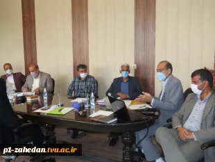 جلسه رئیس و معاونین و  روئسای مراکز  دانشگاه فنی 4