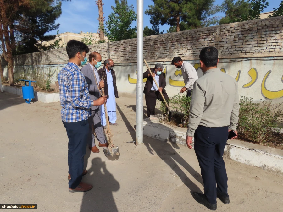 برگزاری آیین روز درختکاری در دانشگاه فنی وحرفه ای استان سیستان وبلوچستان
 4