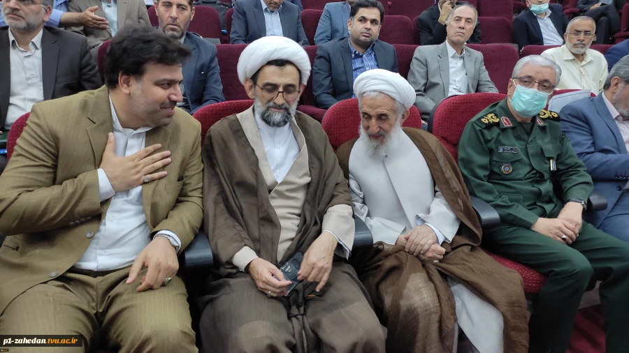 دکتر خسرویان در گردهمایی فرماندهان بسیج اساتید دانشگاه فنی و حرفه‌ای:
شهیدان چمران و طهرانی‌مقدم انسان تراز انقلاب اسلامی هستند
 4