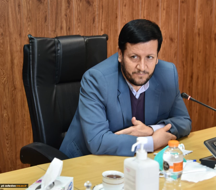 دکتر رجبی:
مهمترین رسالت بسیج اساتید در دانشگاه فنی وحرفه ای فراهم سازی بسترهای تحقق گام دوم انقلاب در ساختن دانشگاه تمدن ساز است
 2