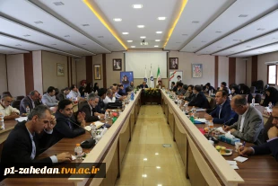 دکتر مردانی در جمع مسئولین کانون‌های بسیج اساتید دانشگاه فنی وحرفه‌ای مطرح کرد:
بهره‌مندی از ظرفیت دانشگاه فنی و حرفه‌ای در راستای اشتغال‌آفرینی ضروری است
 2