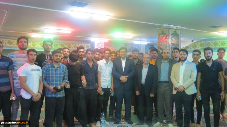 حضور دکتر خسرویان در محل خوابگاه دانشجویی دانشکده فنی و حرفه‌ای شهید مهاجر اصفهان و دیدار با دانشجویان 3