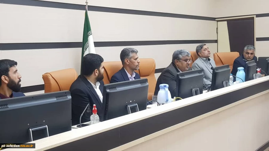 جلسه هم اندیشی مدیر کل آموزش و پرورش استان با ریاست دانشگاه فنی و حرفه ای استان 4
