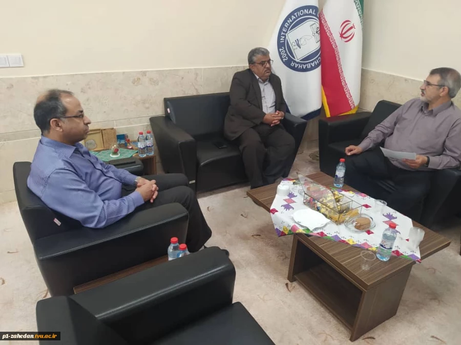 بازدید دکتر رضوانی  رییس مرکز نظارت وارزیابی دانشگاه  سیستان وبلوچستان به نمایندگی از طرف وزارت علوم به اتفاق دکتر محمدقاسمی رییس دانشگاه فنی وحرفه ای استان از  مکان وزمین  اموزشکده تازه تاسیس چابهار 3