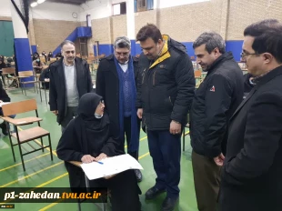 بازدید دکتر خسرویان و هیئت همراه از روند برگزاری امتحانات پایان ترم دانشکده فنی و حرفه‌ای دکتر شریعتی 2
