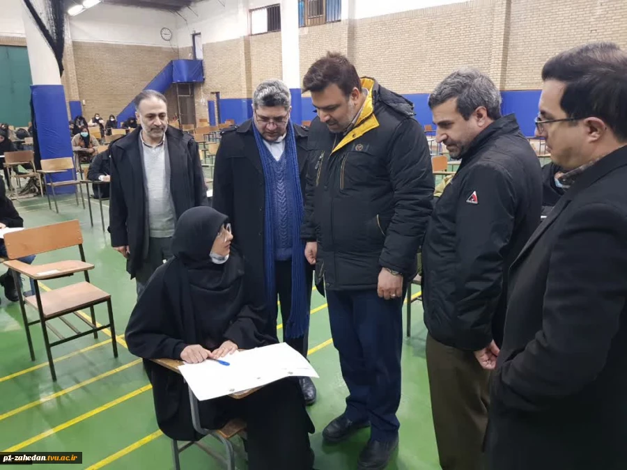 بازدید دکتر خسرویان و هیئت همراه از روند برگزاری امتحانات پایان ترم دانشکده فنی و حرفه‌ای دکتر شریعتی 2