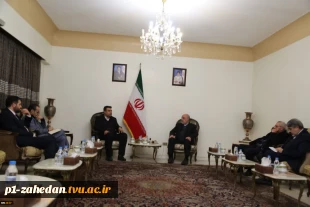 دیدار دکتر خسرویان با جمعی از چهره‌های علمی، فرهنگی و سیاسی کشور لبنان 4
