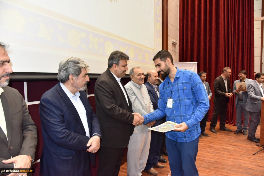 برگزاری مراسم اختتامیه سی‌امین جشنواره فرهنگی ـ هنری دانشجویی با حضور هیئت رئیسه دانشگاه فنی و حرفه‌ای در مشهد مقدس 3