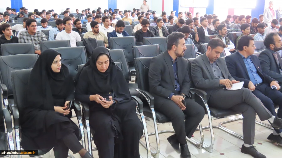 مراسم جشن دانشجویان جدیدالورود آموزشکده های پسران دانشگاه فنی وحرفه ای واحد استان سیستان وبلوچستان با حضور ریاست دانشگاه و روسای مراکز، معاونین ، اساتید برگزارگردید. 9