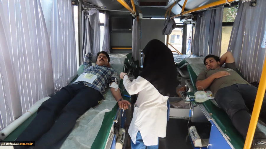 اهداء خون توسط کارکنان ودانشجویان دانشگاه فنی وحرفه ای واحد استان سیستان وبلوچستان 5