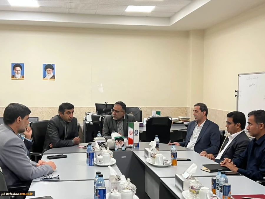 نشست شورای راهبردی و هیات اندیشه ورز بسیج اساتید دانشگاه بین‌الملل چابهار برگزار شد؛ 2