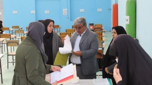 رئیس دانشگاه فنی وحرفه ای استان سیستان وبلوچستان از سالن امتحانات پایان ترم آموزشکده دختران بازدید نمودند. 5
