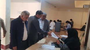بازدید رئیس دانشگاه فنی وحرفه ای استان سیستان وبلوچستان از سالن امتحانات آموزشکده فنی وحرفه ای شهید باهنر زاهدان 3