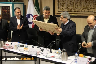 رئیس دانشگاه فنی و حرفه‌ای در سومین نشست تخصصی ناظران استانی مرکز نظارت، ارزیابی، بازرسی و تضمین کیفیت:
کنسرسیوم‌های اشتغال، آینده شغلی دانشجویان را رقم می‌زند
 5