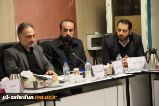 رئیس دانشگاه فنی و حرفه‌ای در سومین نشست تخصصی ناظران استانی مرکز نظارت، ارزیابی، بازرسی و تضمین کیفیت:
کنسرسیوم‌های اشتغال، آینده شغلی دانشجویان را رقم می‌زند
 2