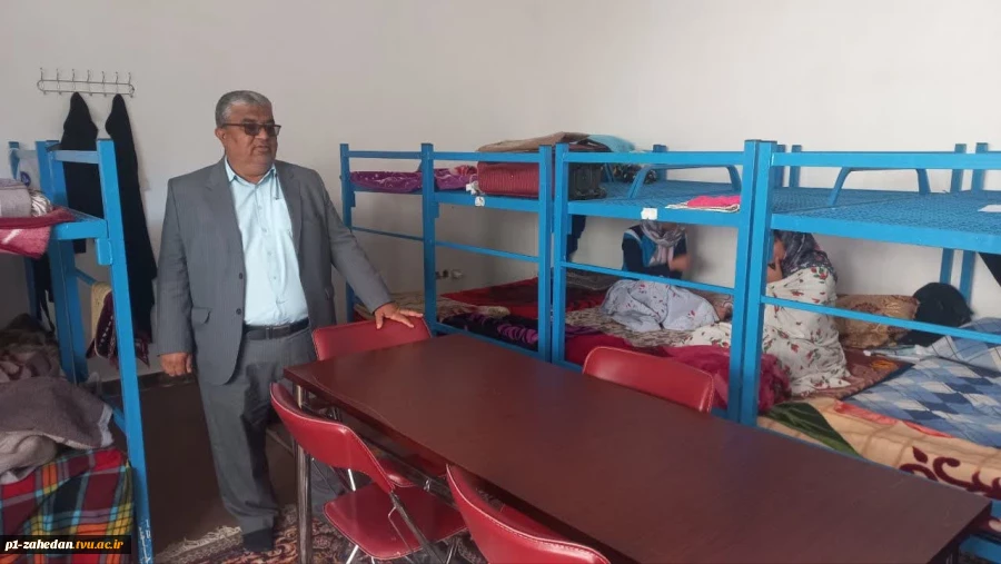 بازدید ریاست دانشگاه فنی و حرفه ای استان سیستان وبلوچستان وهیئت همراه از حوزه امتحانات پایان ترم نیمسال اول سالتحصیلی 1403-1402 آموزشکده های پسران ودختران زابل
 5