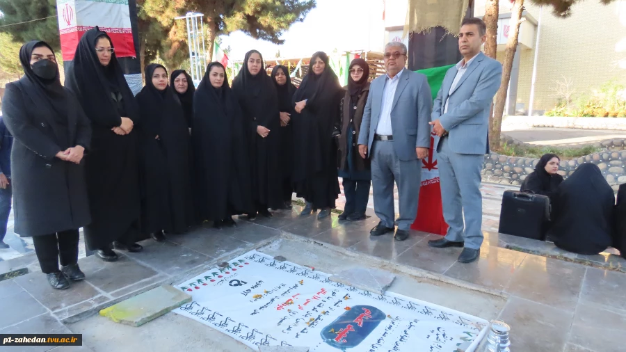 آیین بدرقه کاروان راهیان نور دانشجویان دختر دانشگاه فنی و حرفه‌ای واحد استان سیستان و بلوچستان به مناطق جنگی جنوب
 10
