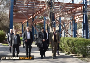 بازدید خانم دکتر حق‌جوی جوانمرد، رئیس مرکز توسعه فناوری‌های راهبردی معاونت علمی، فناوری و اقتصاد دانش‌بنیان ریاست جمهوری و دکتر محمدعلی‌نژاد، معاون فناوری و نوآوری وزیر علوم از کارگاه‌ها، تجهیزات و امکانات آموزشی دانشکده فنی و حرفه‌ای ولی عصر (عج) 4