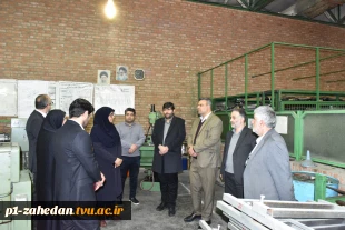 بازدید خانم دکتر حق‌جوی جوانمرد، رئیس مرکز توسعه فناوری‌های راهبردی معاونت علمی، فناوری و اقتصاد دانش‌بنیان ریاست جمهوری و دکتر محمدعلی‌نژاد، معاون فناوری و نوآوری وزیر علوم از کارگاه‌ها، تجهیزات و امکانات آموزشی دانشکده فنی و حرفه‌ای ولی عصر (عج) 6