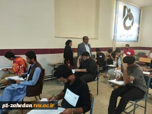 بازدید رئیس دانشگاه فنی و حرفه ای استان  سیستان وبلوچستان از حوزه آزمون سراسری ۱۴۰۳ 3