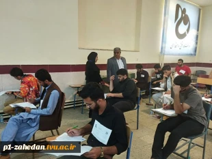 بازدید رئیس دانشگاه فنی و حرفه ای استان  سیستان وبلوچستان از حوزه آزمون سراسری ۱۴۰۳ 5
