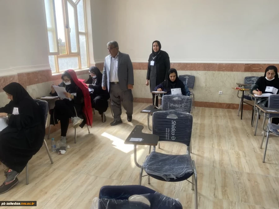 بازدید رئیس دانشگاه فنی و حرفه ای استان  سیستان وبلوچستان از حوزه آزمون سراسری ۱۴۰۳ 8