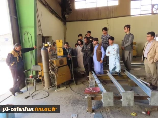 بازدید علمی،آموزشی دانشجویان دانشگاه فنی وحرفه ای واحد استان سیستان وبلوچستان از شرکتهای شهرک صنعتی 5