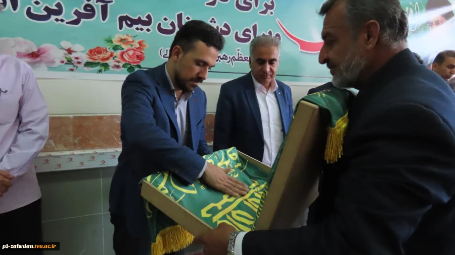 به مناسبت دهه ی کرامت  پرچم گنبد امام رضا (ع) در دانشگاه فنی و حرفه ای واحد استان سیستان وبلوچستان مورد زیارت و استقبال قرار گرفت. 2