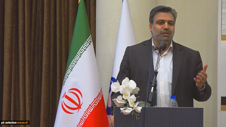 رئیس دانشگاه فنی و حرفه‌ای کشور در اولین نشست مسئولین روابط عمومی دانشگاه‌های کشور:
دانشگاه فنی و حرفه‌ای طی سال‌های اخیر در حوزه رسانه با نسبت خوبی در صدر خبرها است
 3