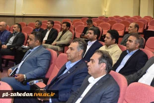 مدیر‌کل حوزه ریاست، روابط‌عمومی و هماهنگی امور استان‌ها:
بهره‌مندی از ابزار هوشمند در حیطه فعالیت‌های روابط عمومی امری اجتناب‌ناپذیر است
 8