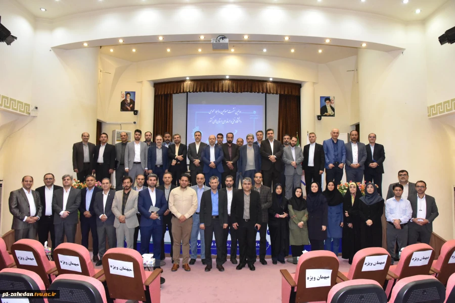 مدیر‌کل حوزه ریاست، روابط‌عمومی و هماهنگی امور استان‌ها:
بهره‌مندی از ابزار هوشمند در حیطه فعالیت‌های روابط عمومی امری اجتناب‌ناپذیر است 2