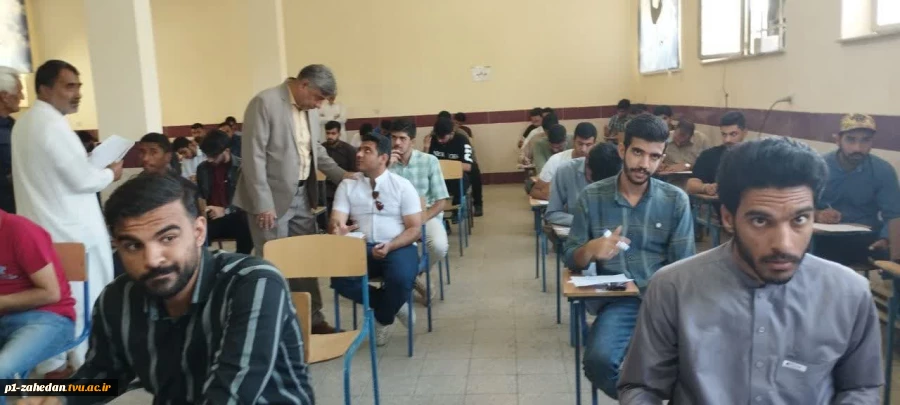 حضور مشاور کانون مشاوره وسلامت دانشگاه فنی وحرفه ای استان سیستان وبلوچستان در سالن امتحانات 4