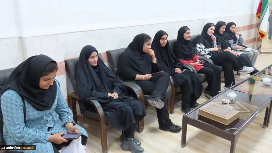 بازدید ریاست دانشگاه ملی مهارت واحد استان سیستان و بلوچستان از نمایشگاه حجم سازی و عکاسی دانشجویان 6