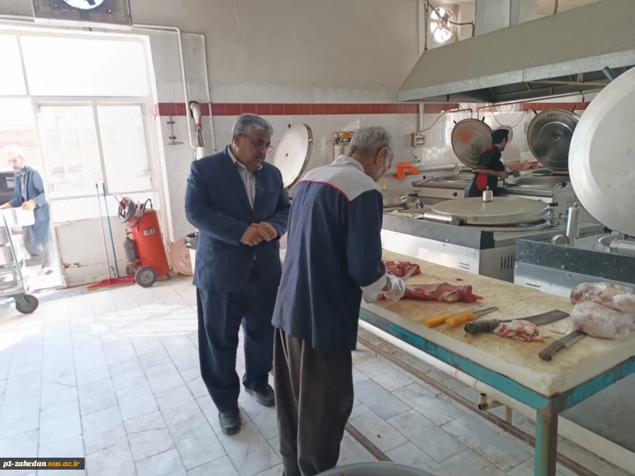 بازدید دکتر محمدقاسمی ریاست دانشگاه ملی مهارت واحد استان سیستان و بلوچستان از سلف سرویس و آشپزخانه مرکزی دانشگاه  5