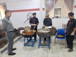 توزیع غذای گرم بین نیازمندان حاشیه شهر زاهدان  توسط کانون های بسیج دانشگاه ملی مهارت واحد استان سیستان و بلوچستان 3