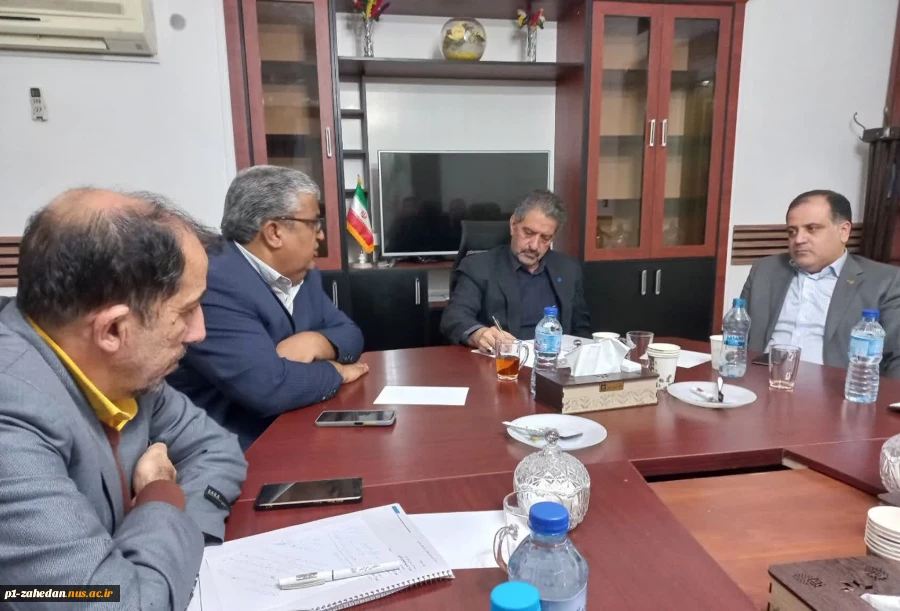سرپرست دانشگاه ملی مهارت در جلسه شورای اداری دانشگاه واحد استانی سیستان و بلوچستان:
جذب هیئت علمی با اولویت بومی‌پذیری در دستور کار دانشگاه ملی مهارت قرار دارد 3