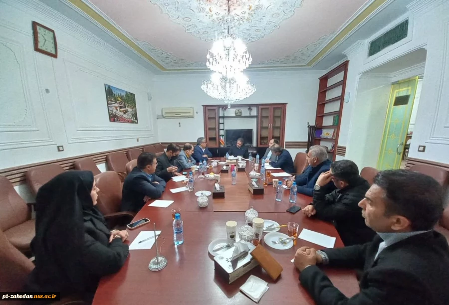 سرپرست دانشگاه ملی مهارت در جلسه شورای اداری دانشگاه واحد استانی سیستان و بلوچستان:
جذب هیئت علمی با اولویت بومی‌پذیری در دستور کار دانشگاه ملی مهارت قرار دارد 4