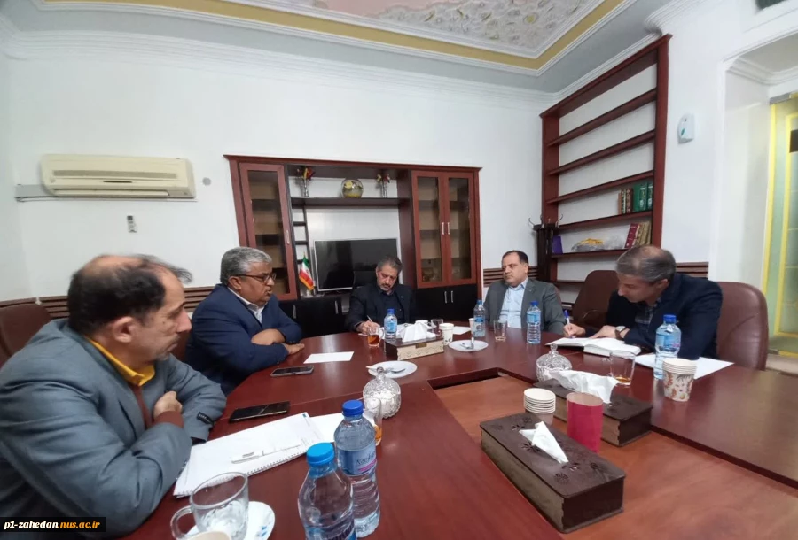سرپرست دانشگاه ملی مهارت در جلسه شورای اداری دانشگاه واحد استانی سیستان و بلوچستان:
جذب هیئت علمی با اولویت بومی‌پذیری در دستور کار دانشگاه ملی مهارت قرار دارد 5