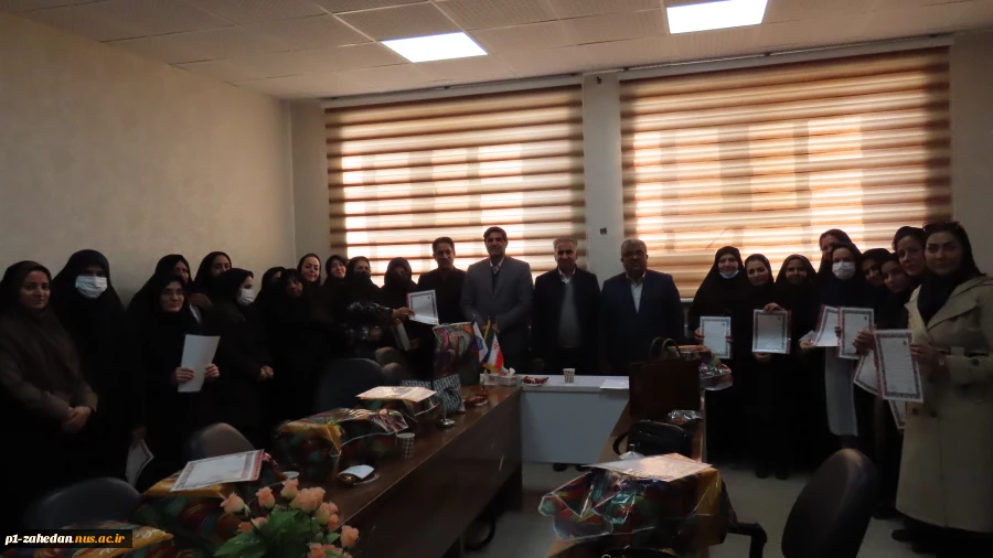 دکتر محمد قاسمس: از مهمترین فعالیتهای فرهنگی و تربیتی در دانشگاه تبیین بیش از پیش جنبه های شخصیتی حضرت فاطمه زهرا (س) برای دانشجویان بویژه دانشجویان دختر است . 2
