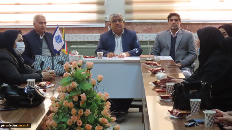 دکتر محمد قاسمی: از مهمترین فعالیتهای فرهنگی و تربیتی در دانشگاه تبیین بیش از پیش جنبه های شخصیتی حضرت فاطمه زهرا (س) برای دانشجویان بویژه دانشجویان دختر است . 5