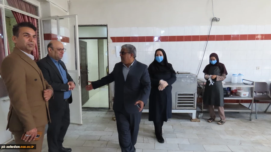 دکتر شمامی از بخشهای مختلف آموزشکده های شهرستان  زاهدان بازدید بعمل آوردند.
 3